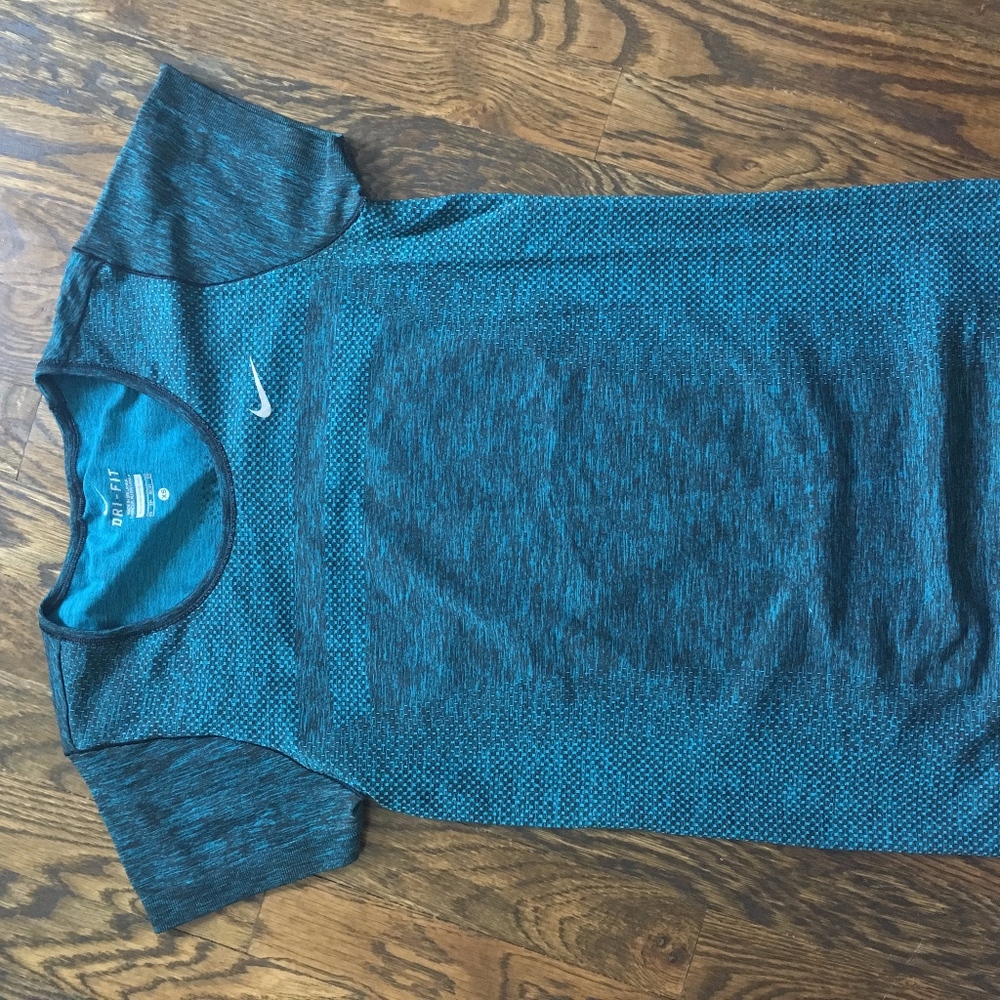 Nike Dry Training T Shirt - Size XS